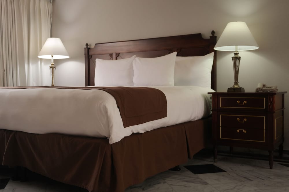 El Prado Hotel 28/62