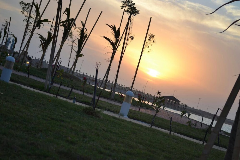 GOLDEN MARINA RESORT 40/50