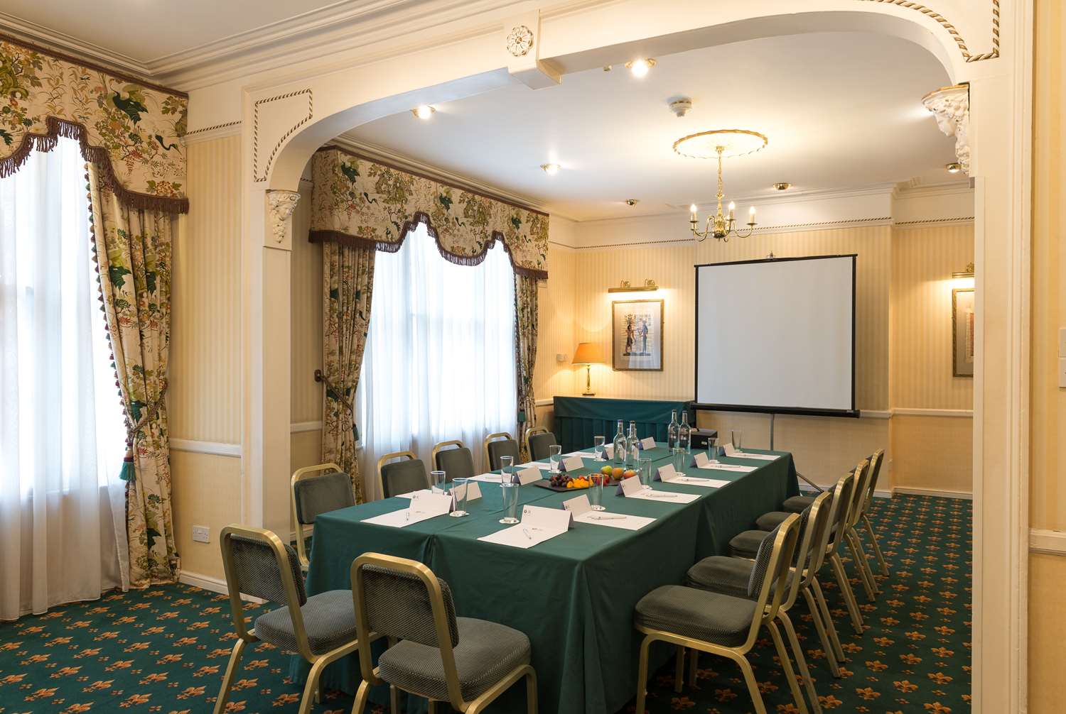 Best Western Salisbury Red Lion Hotel 62/67