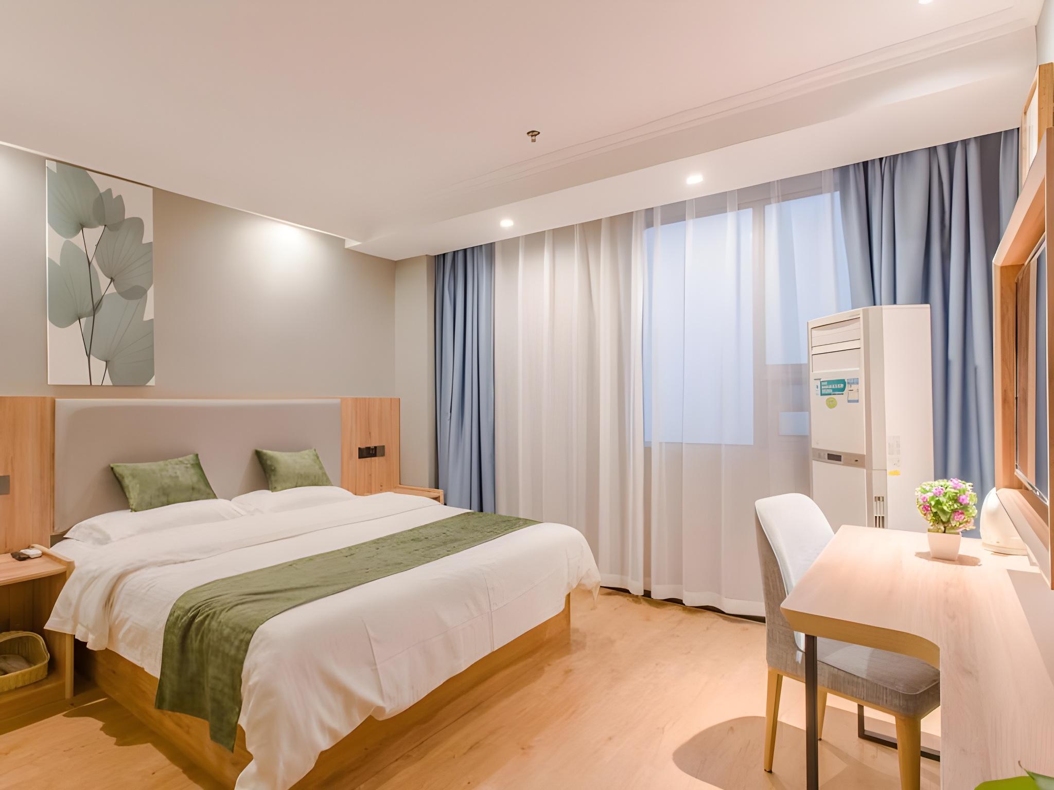 SUPERIOR, QUEEN BED