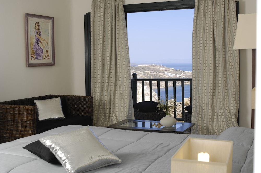 Tharroe Of Mykonos 15/46