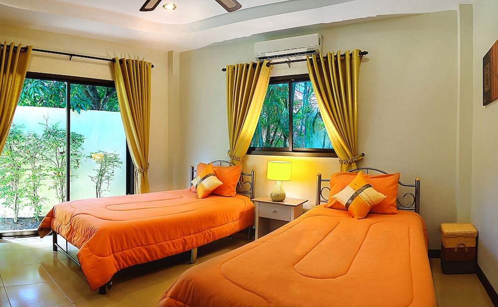 Coconut Paradise Villas 10/50