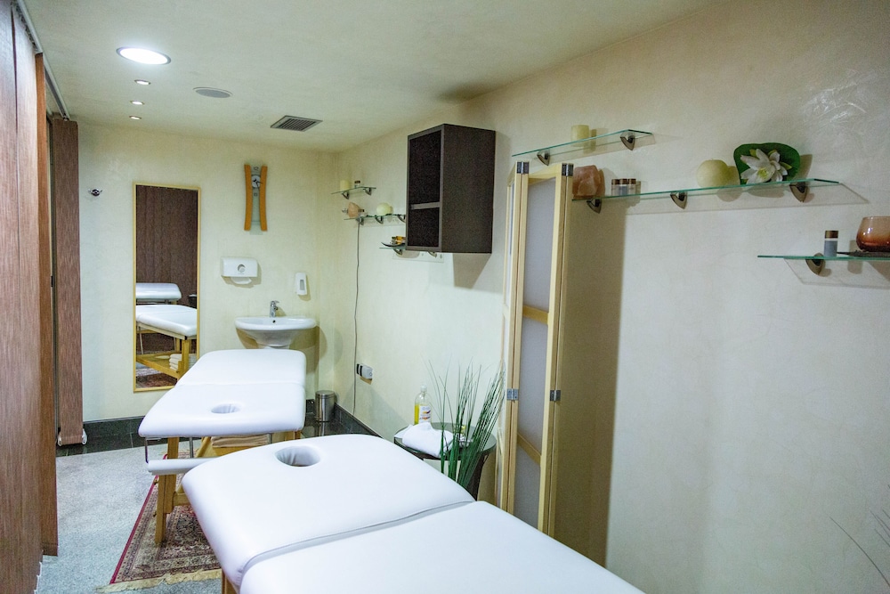Prezident Hotel 38/75