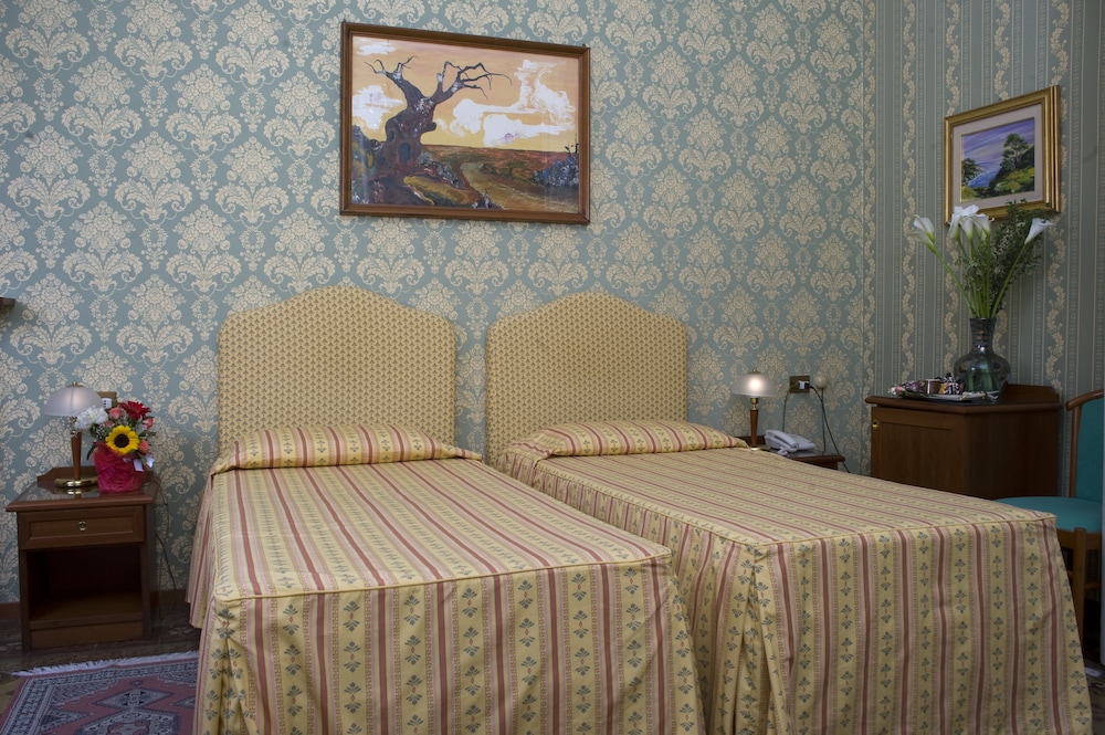 Hotel Beatrice 22/34