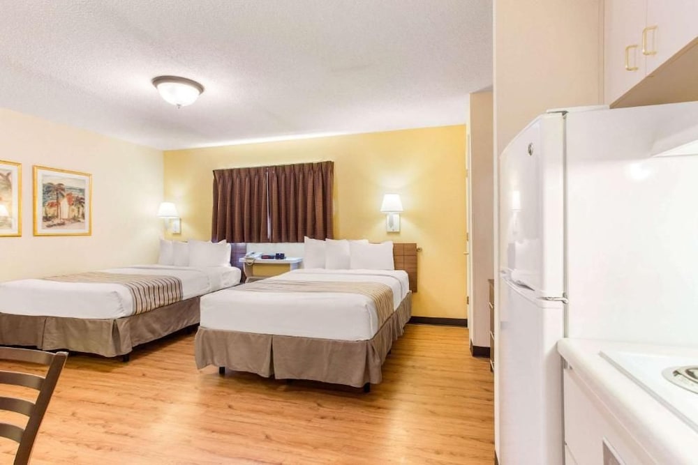 Studio 6 Extended Stay - Myrtle Beach, SC 26/60