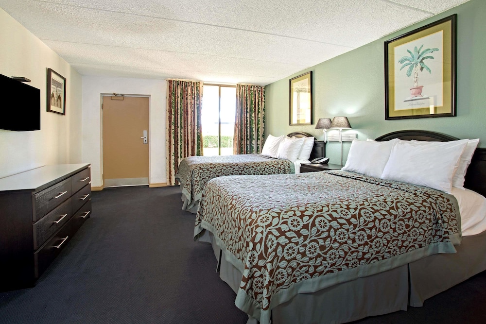 Days Inn By Wyndham Orlando Airport Florida Mall 12/22