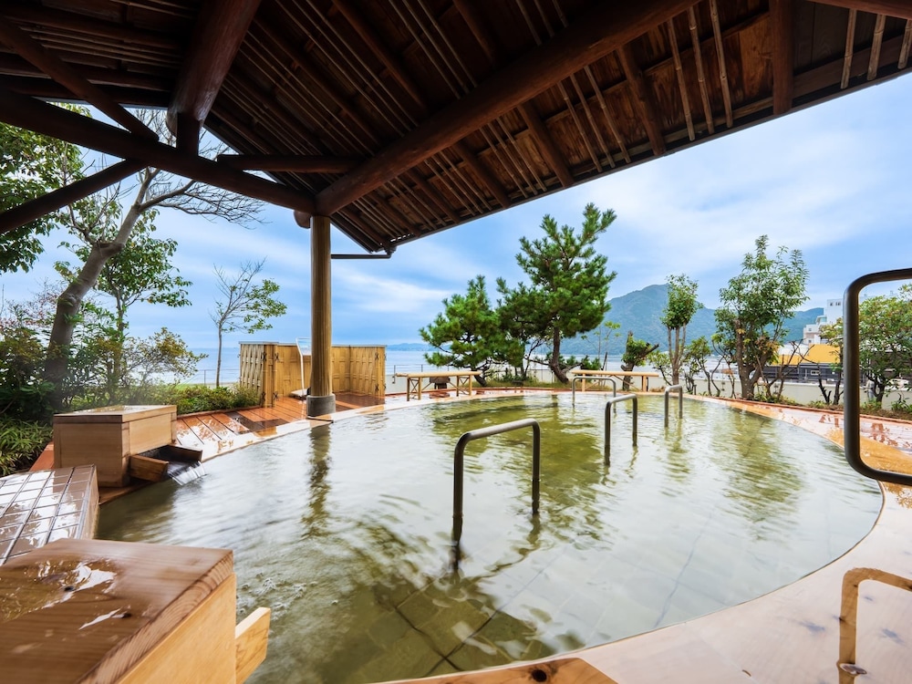 swimming pool spa