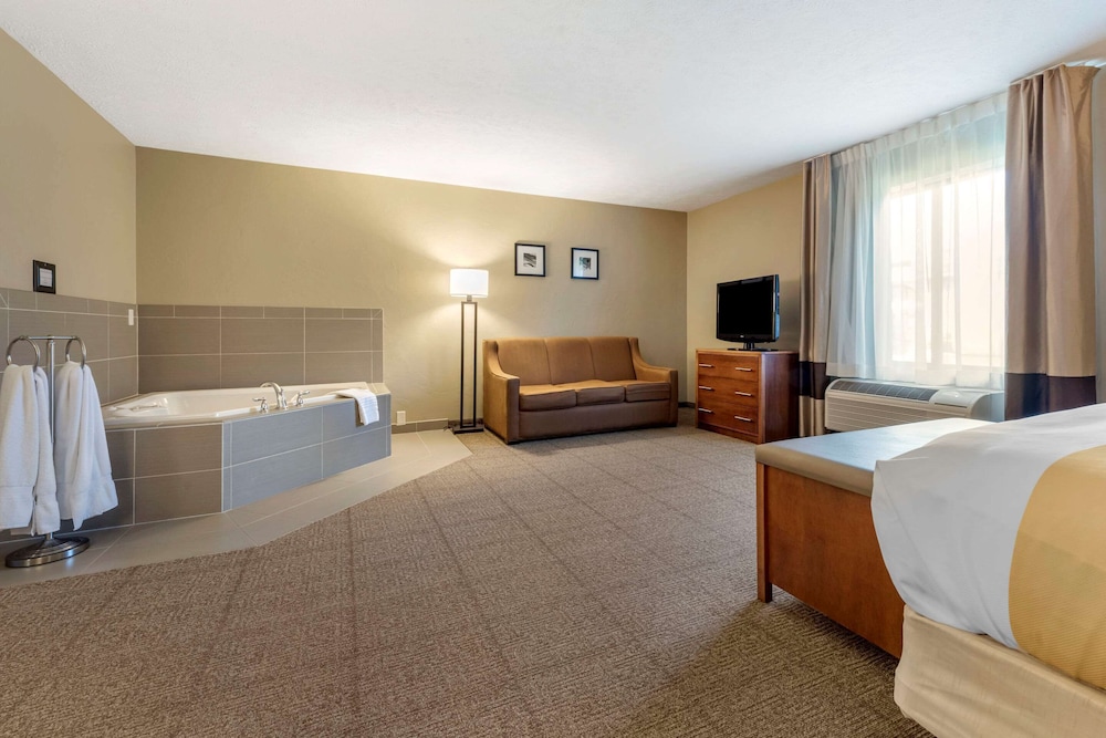 Quality Inn Dover OH 9/42