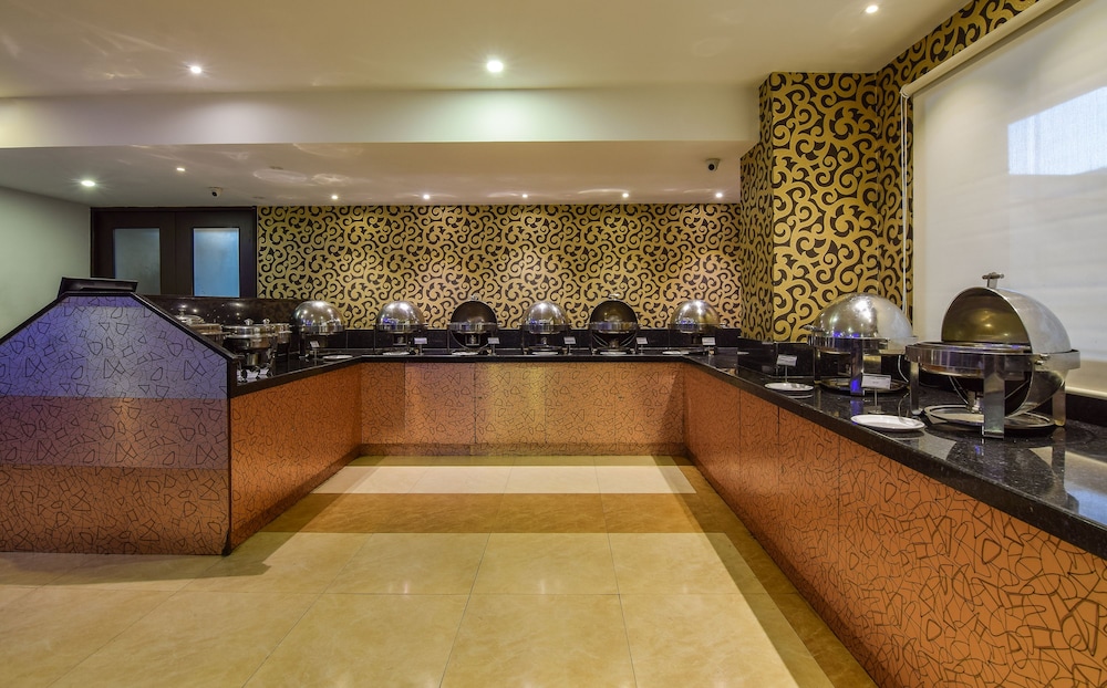 Akshaya Aura 8/53