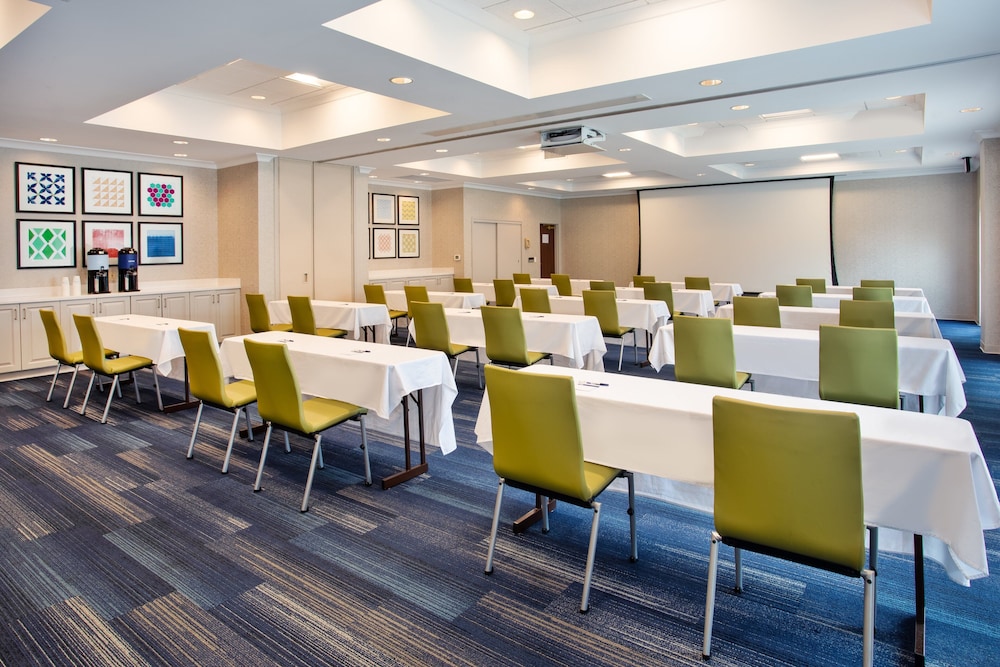 Holiday Inn Express & Suites Rochester Webster, an IHG Hotel 41/50