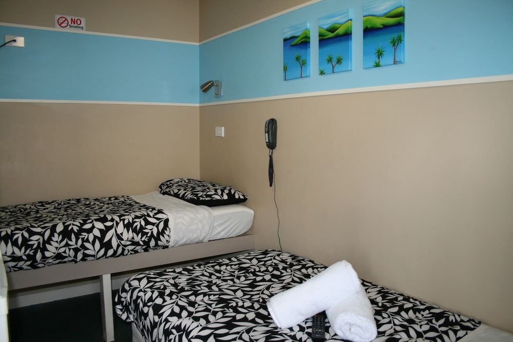 Astray Motel And Backpackers 20/66