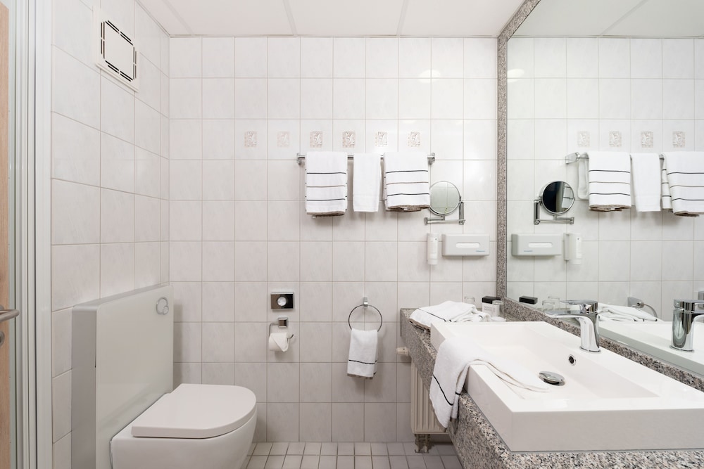 Novina Hotel Sudwestpark Nurnberg 19/68