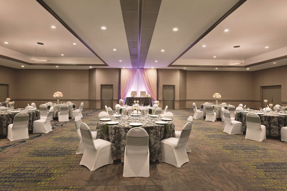Radisson Hotel Lenexa Overland Park 50/54