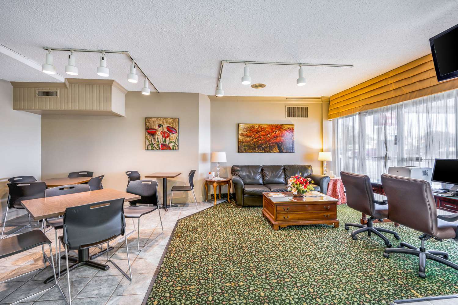 Econo Lodge Corinth 14/22