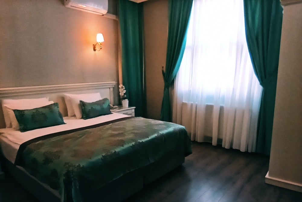 VALIDE HOTEL 11/53