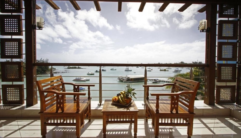 Azure Beach Boutique Hotel 16/22