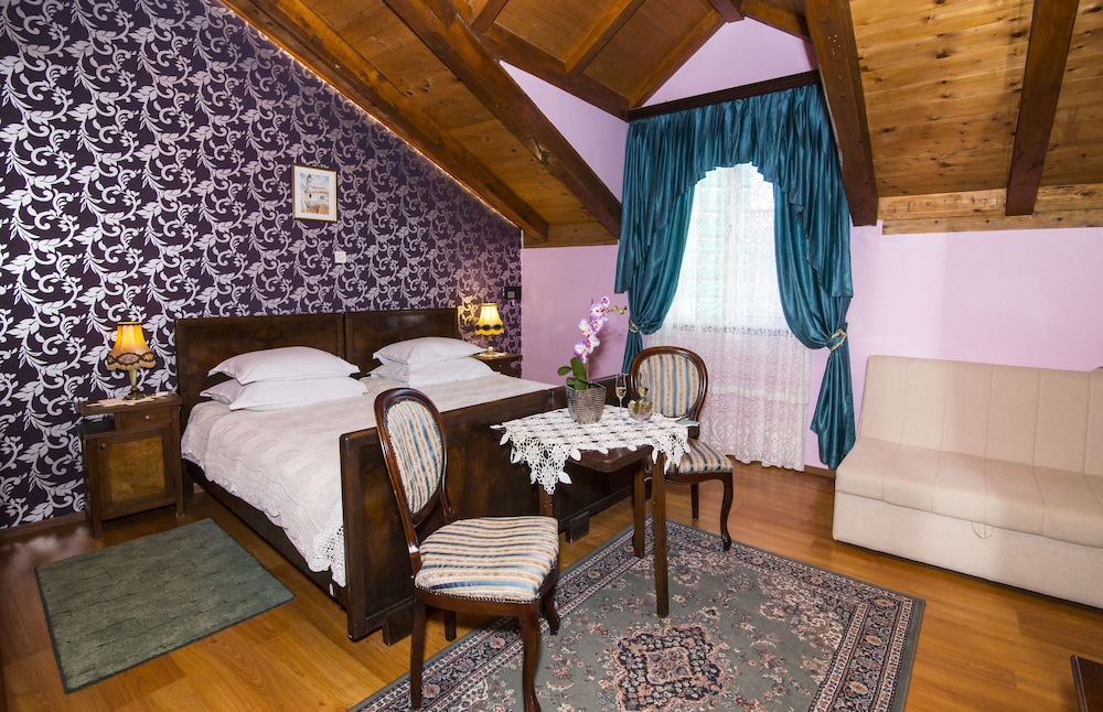 Hotel Pasike 20/77