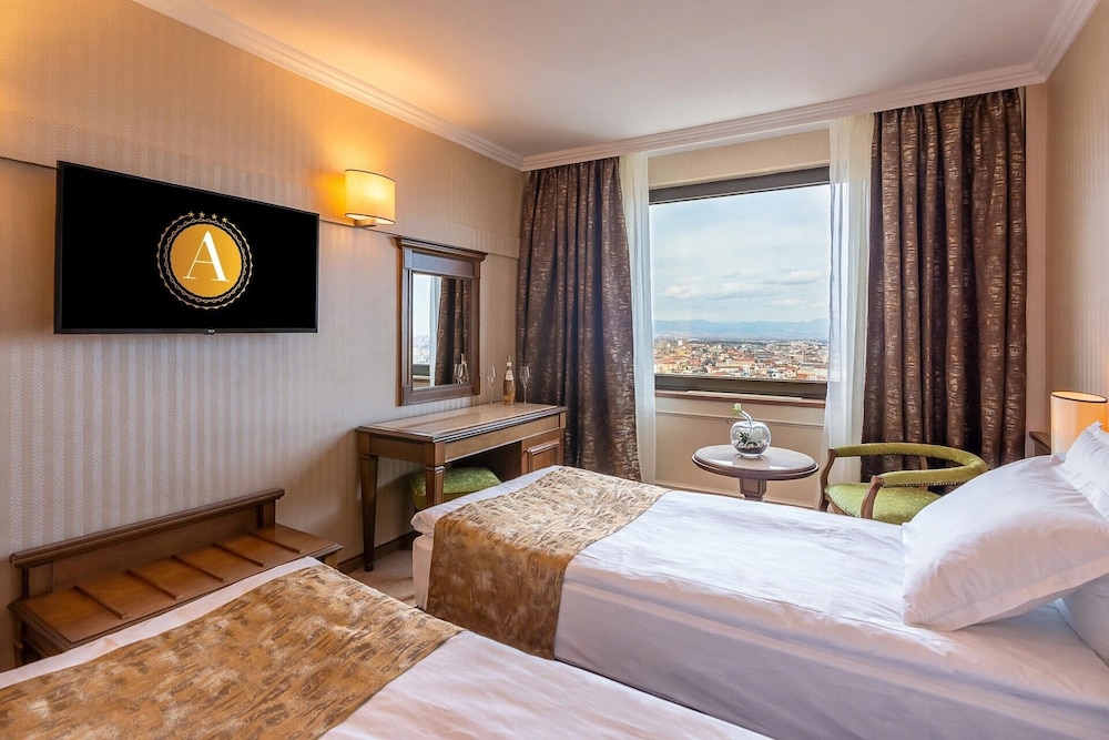 Astoria Grand Hotel 14/49