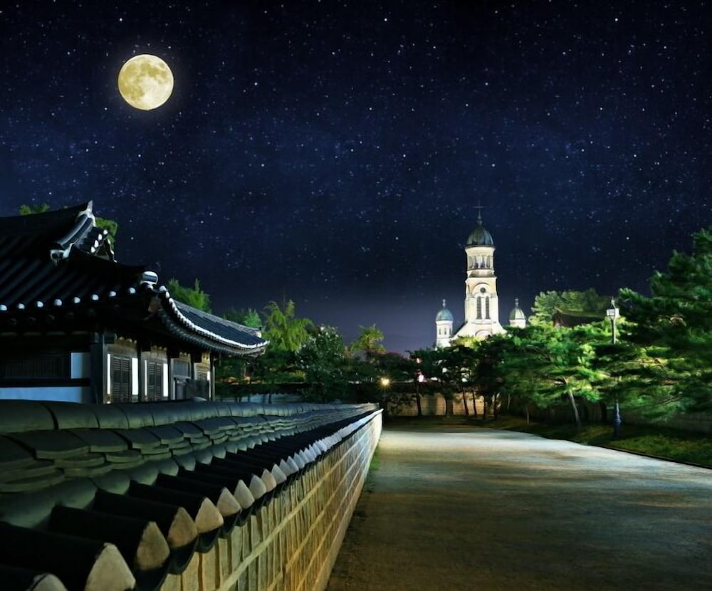 Nabijam Hanok Hotel 56/61