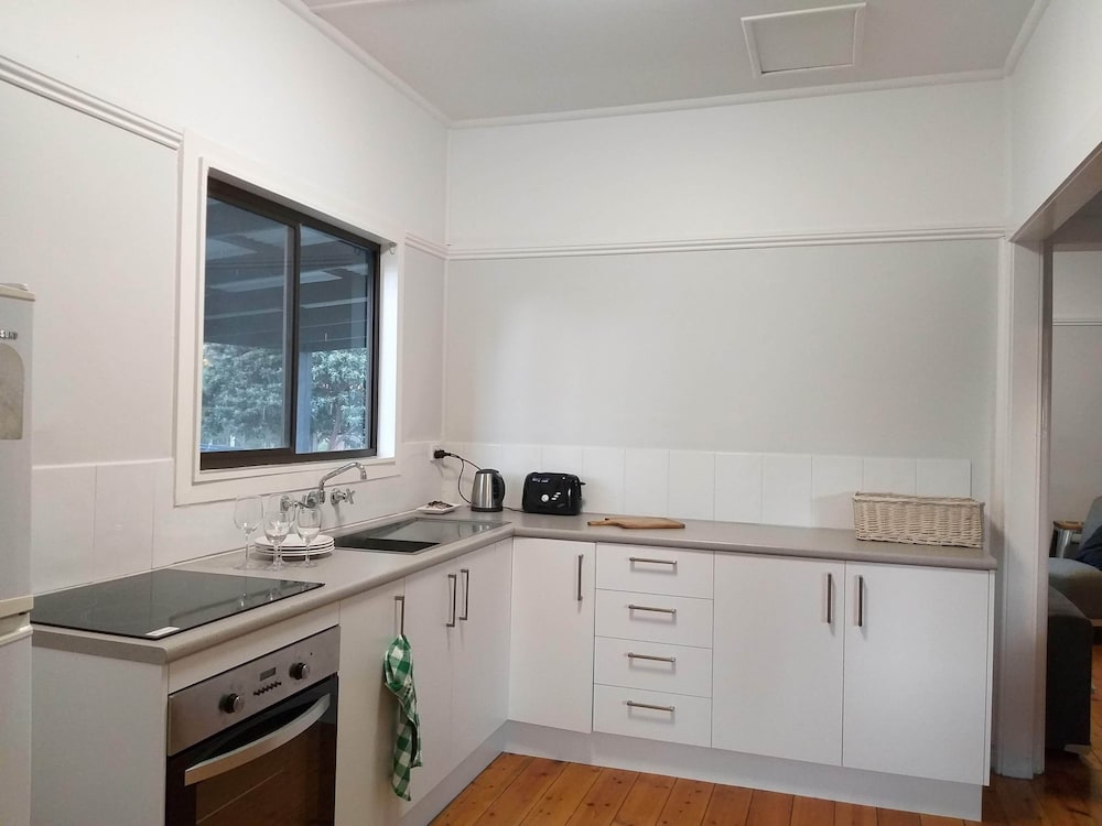 Lake Hume Resort 49/50