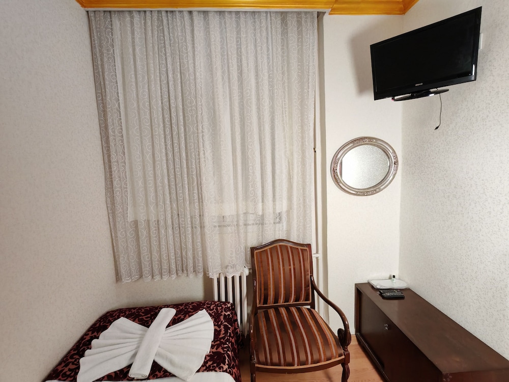 Sirkeci Emek Hotel 58/64