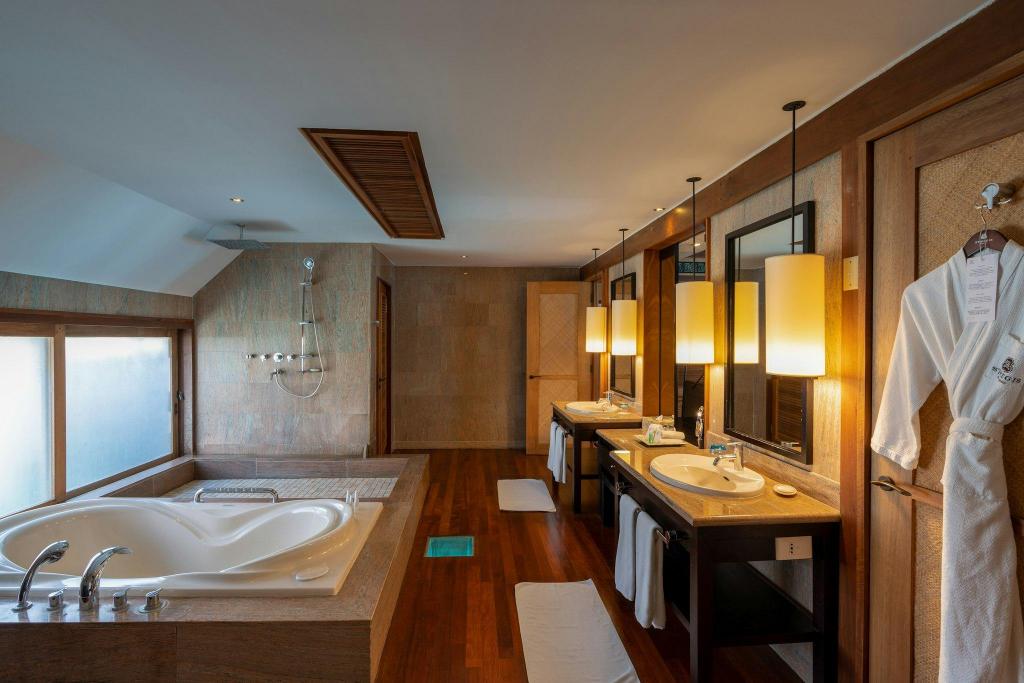 Overwater, Premier, Villa, King Bed, Mountain View, Sofa, Jetted Tub، The St Regis Bora Bora Resort 4/5