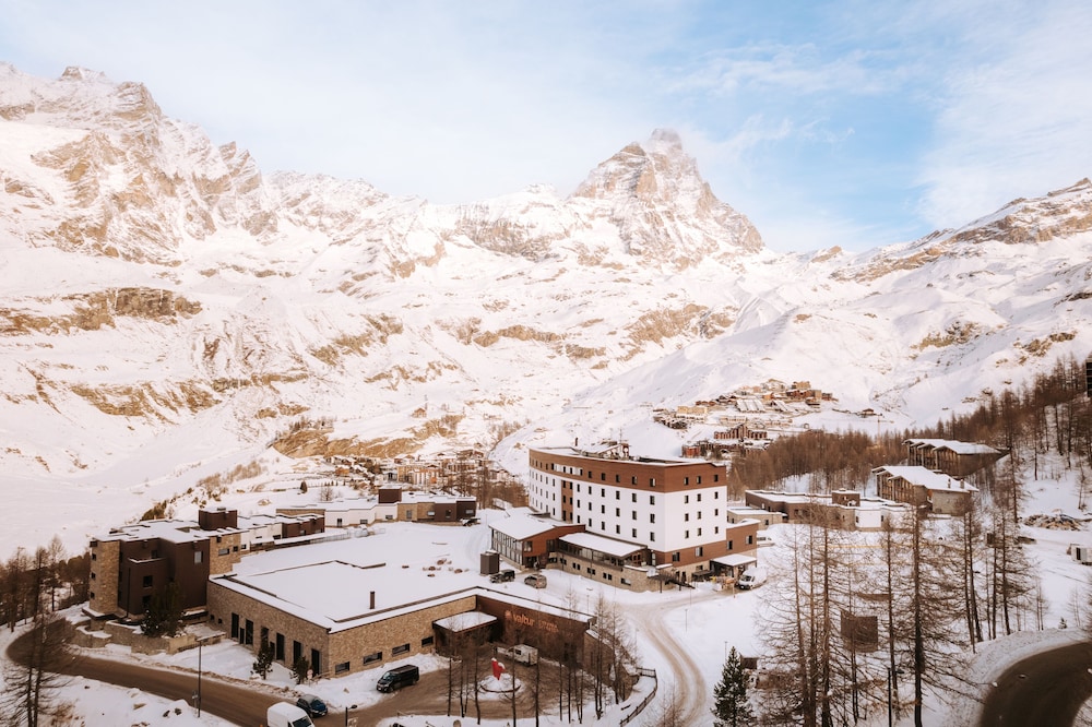 Valtur Cervinia Cristallo Ski Resort 46/50