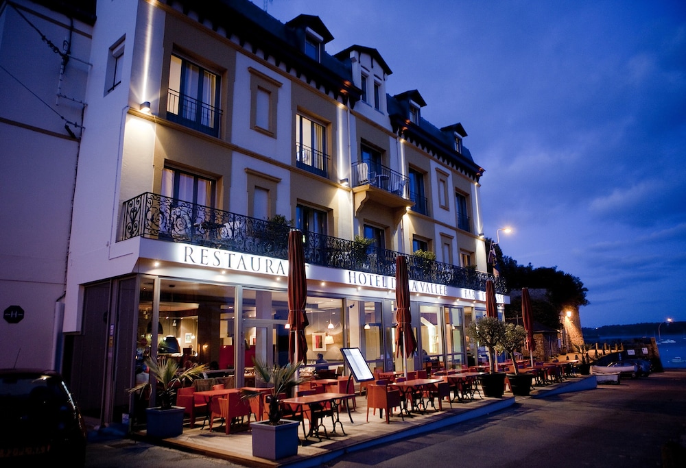 Hotel de la Vallee 3/47