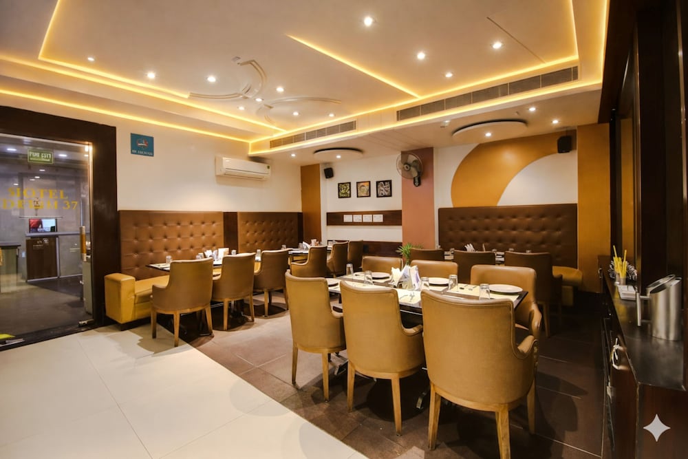 AIRPORT HOTEL DELHI 37 56/64