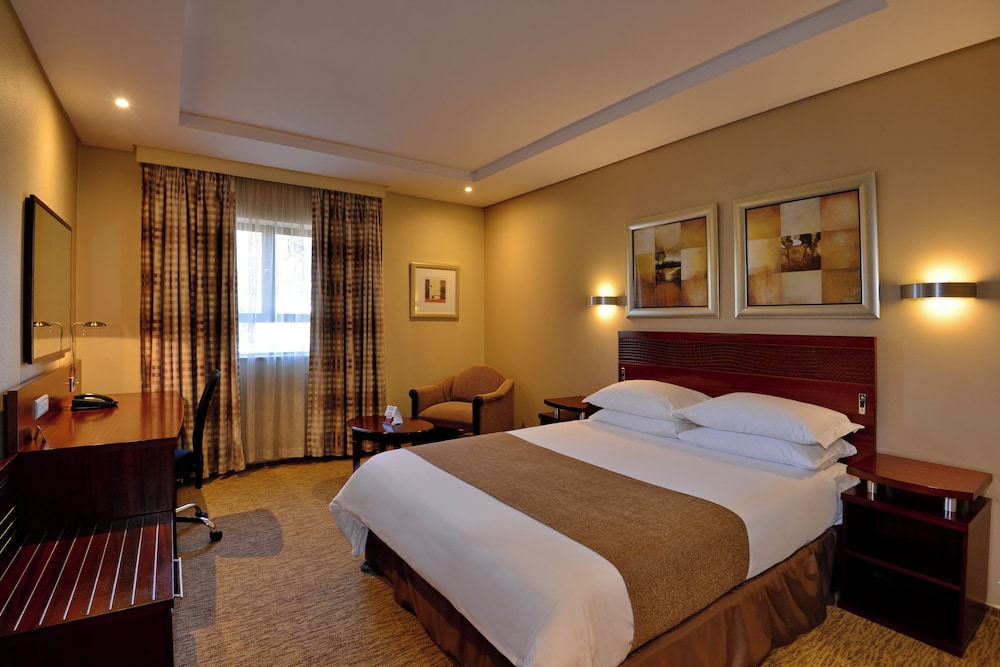 ROOM, DOUBLE BED