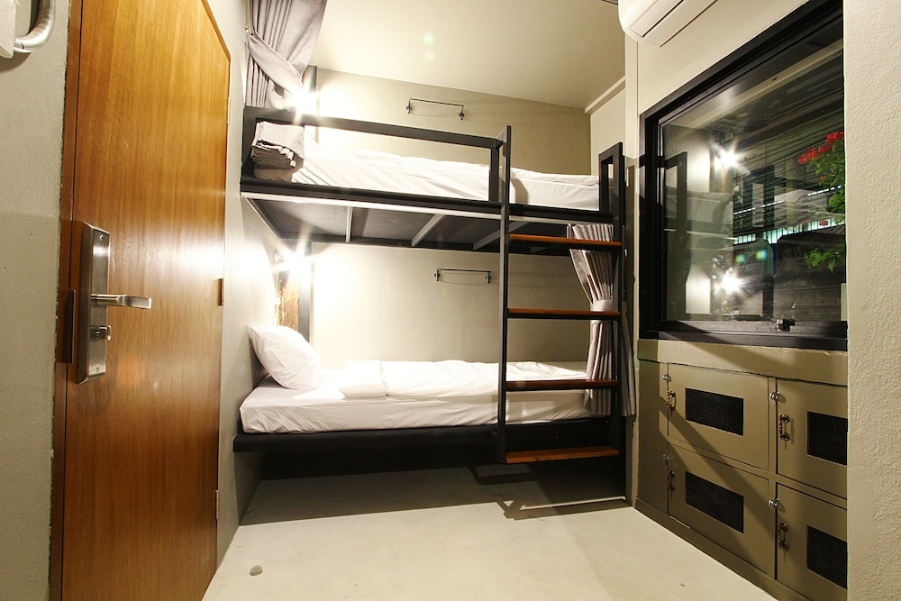 Here Hostel 20/66