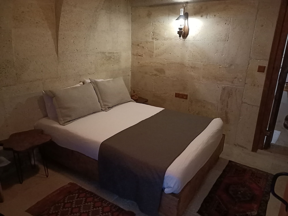 Apex Cave Hotel 36/61