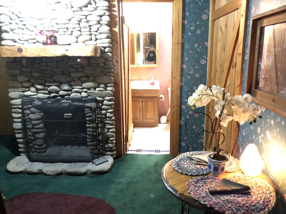 Evergreen Cottage Inn & Cabins 11/38