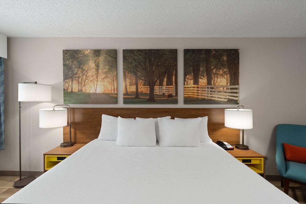 Days Inn by Wyndham Clanton, AL 24/40
