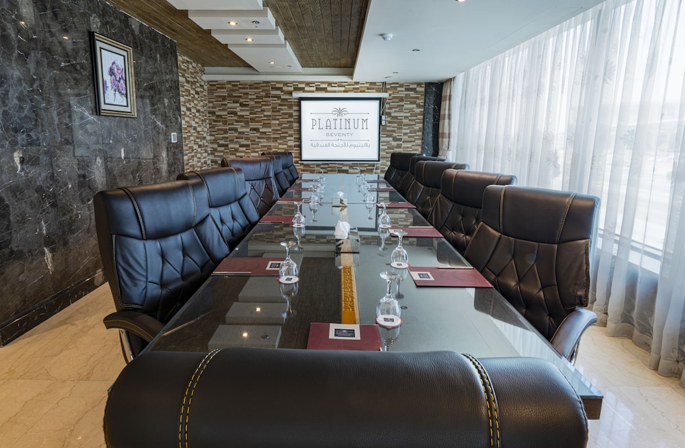بلاتينيوم السبعين للأجنحة الفندقية(Platinum Seventy Serviced Apartments) 57/61