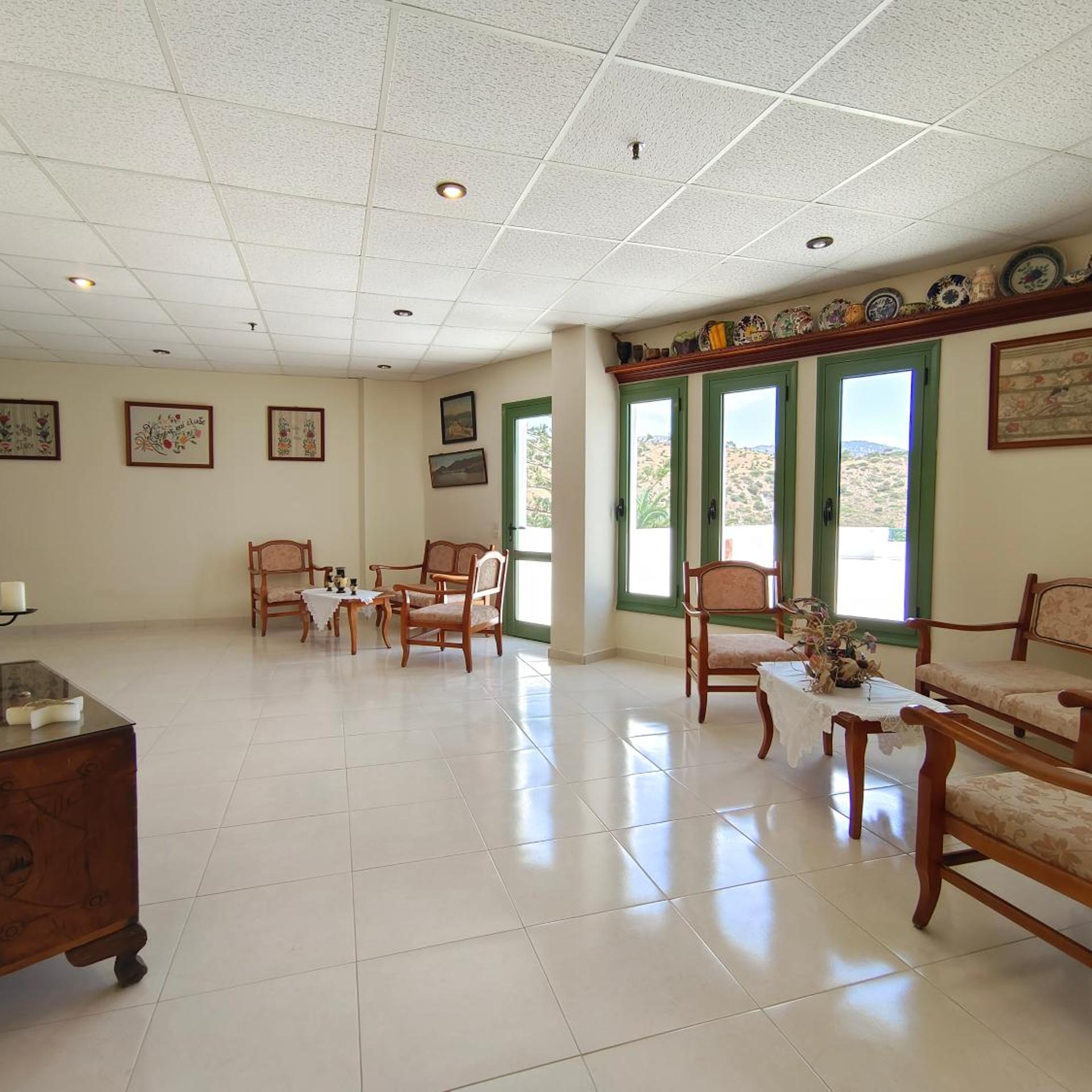 Alex Luxury Apartments and Studios 40/60