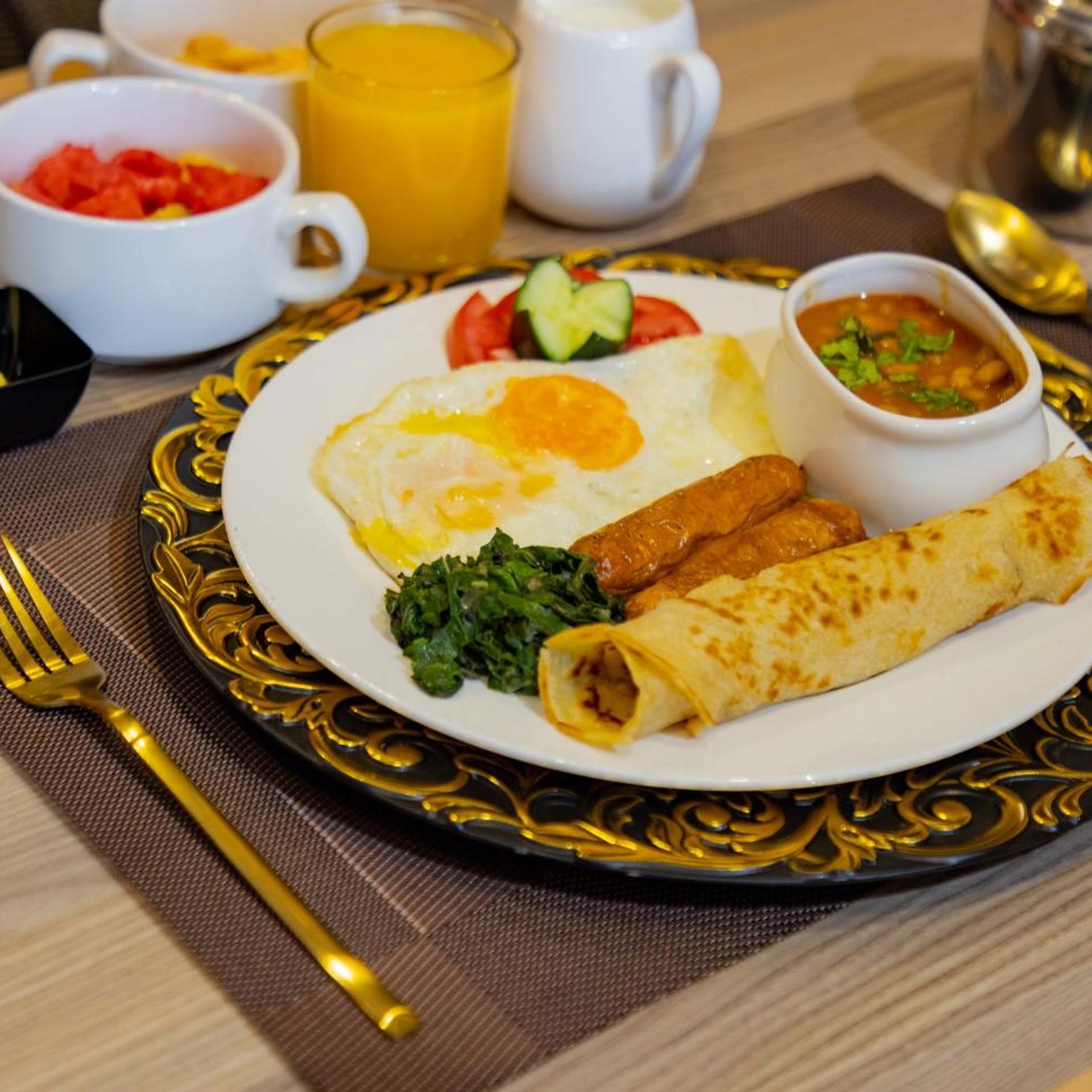 Raha Suites 40/45
