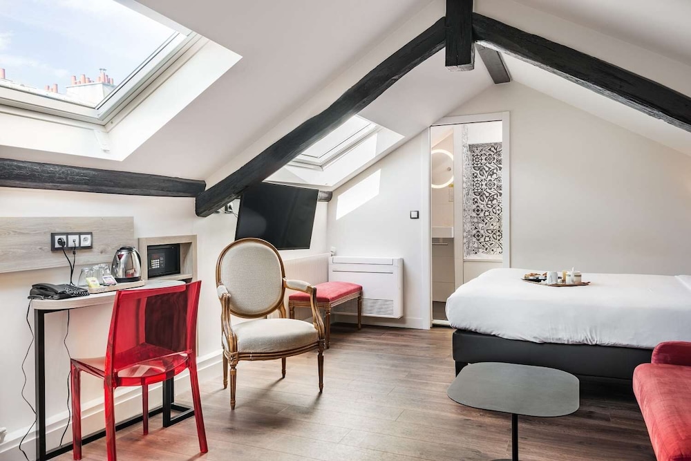 Hotel Courcelles Mederic 30/39