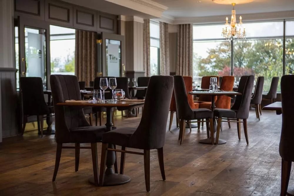 Hatton Court Hotel 39/48