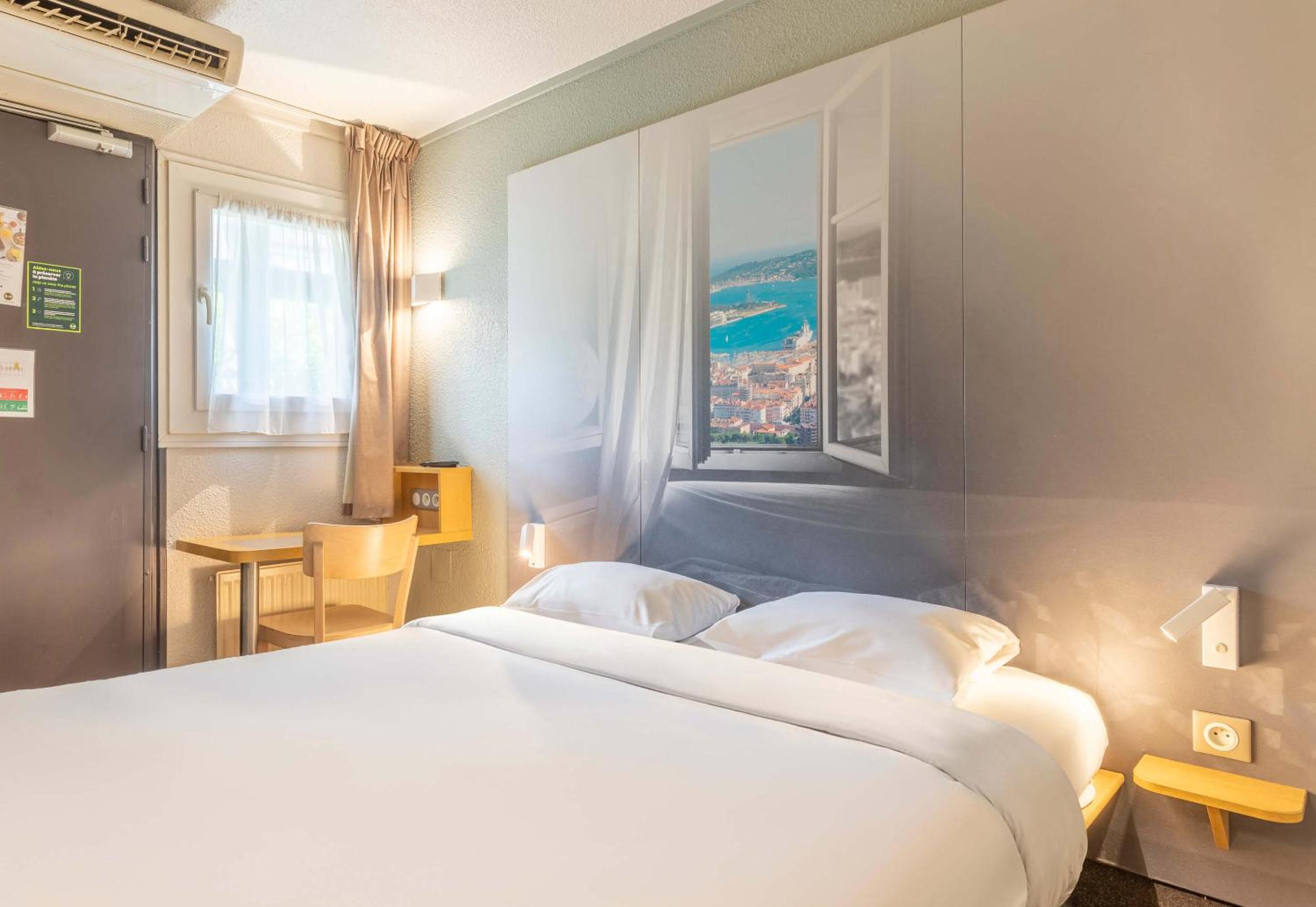 Room, Queen Bed, Accessible