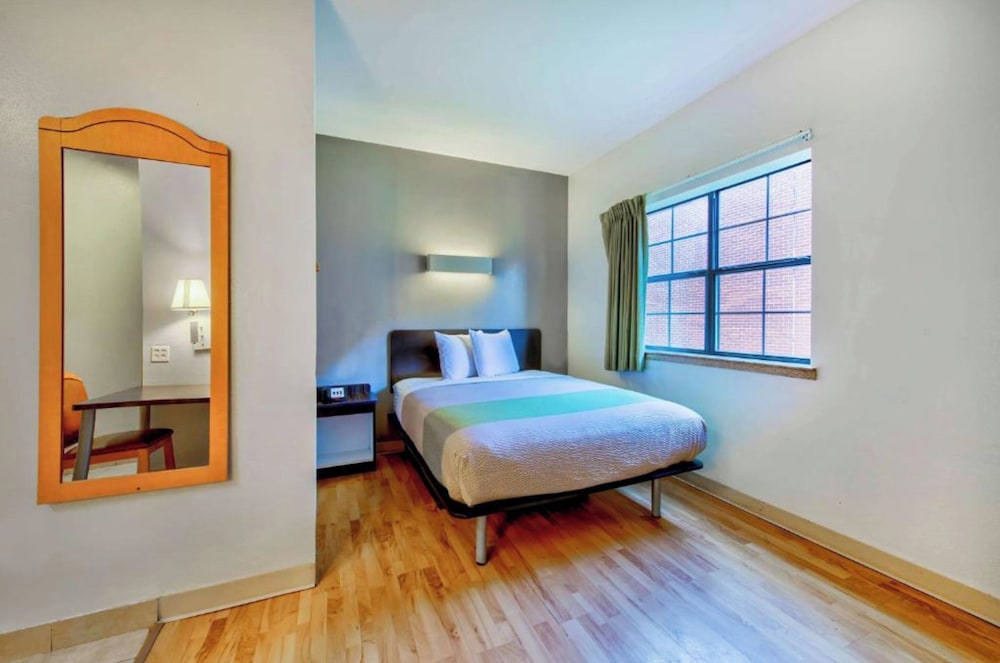 STANDARD, QUEEN BED, KITCHENETTE, ACCESSIBLE
