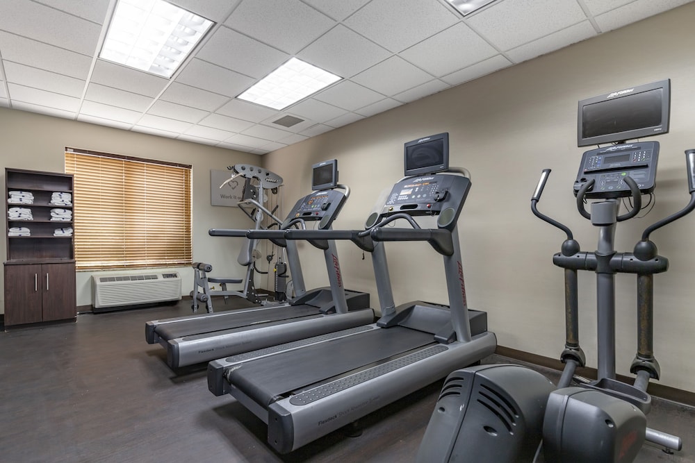 Comfort Suites Medical Center Near Six Flags 25/44