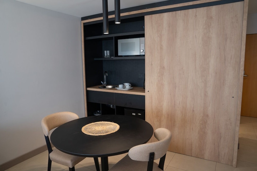 Urbanas Suites 33/36
