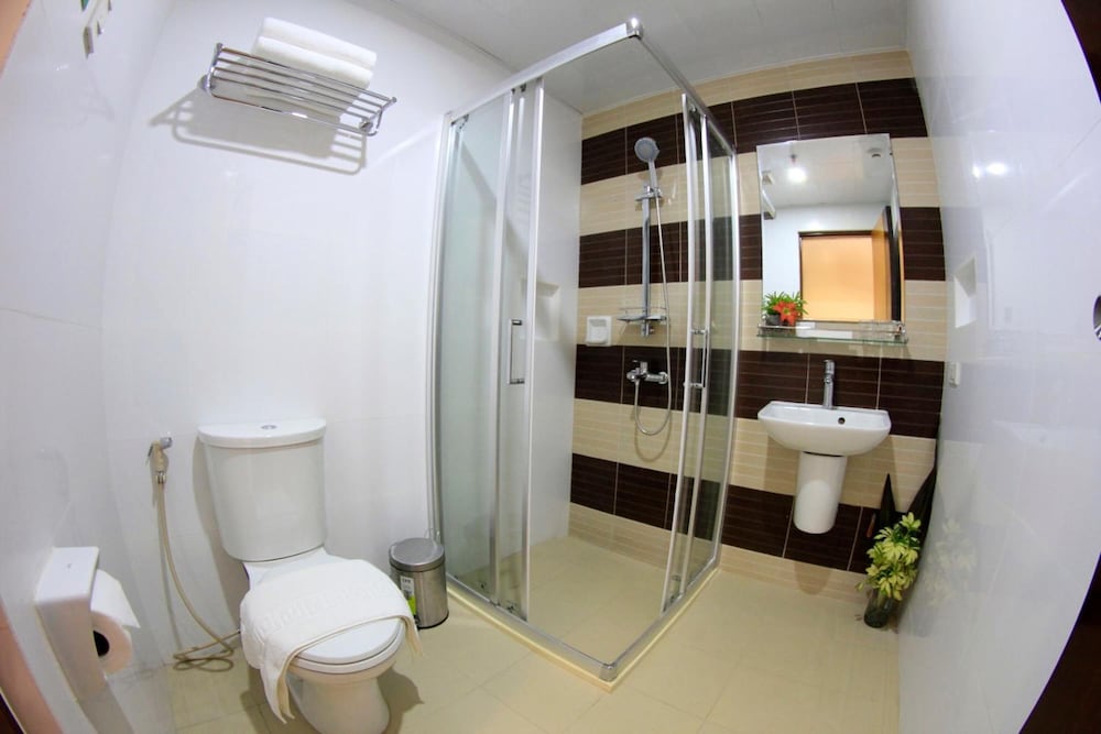 Coron Soleil Express Hotel 63/65