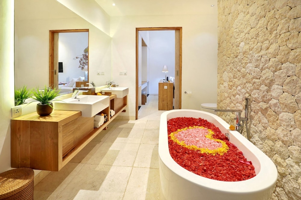 The Jimbaran Beach Villa by Ini Vie Hospitality 48/50