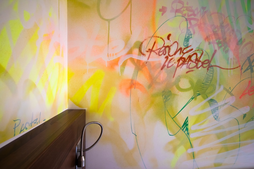 Hotel Le Pastel 34/48