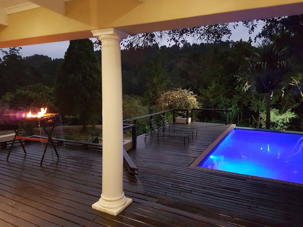 Blue Mountain Luxury Lodge 16/33