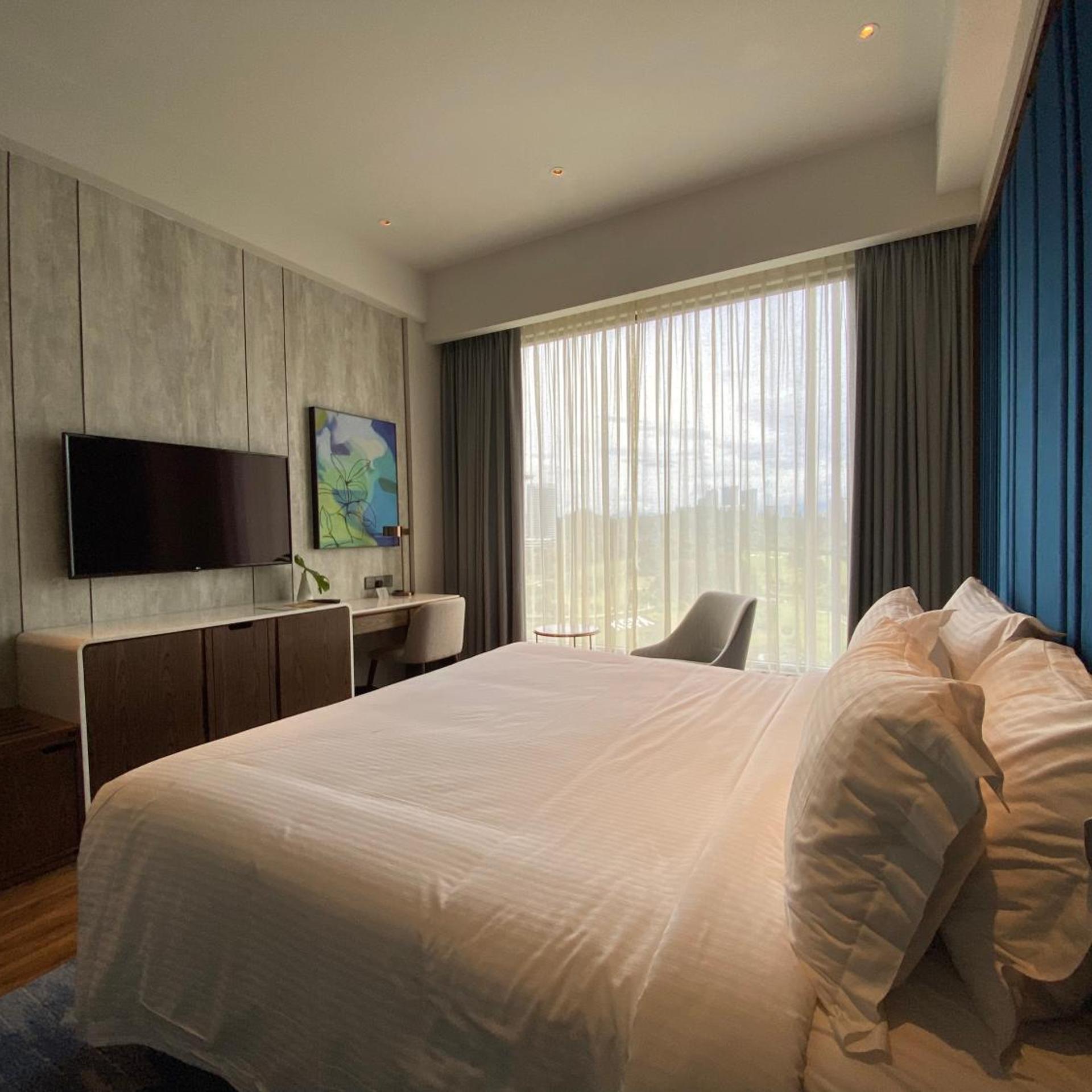 Standard, King Bed, Strip View