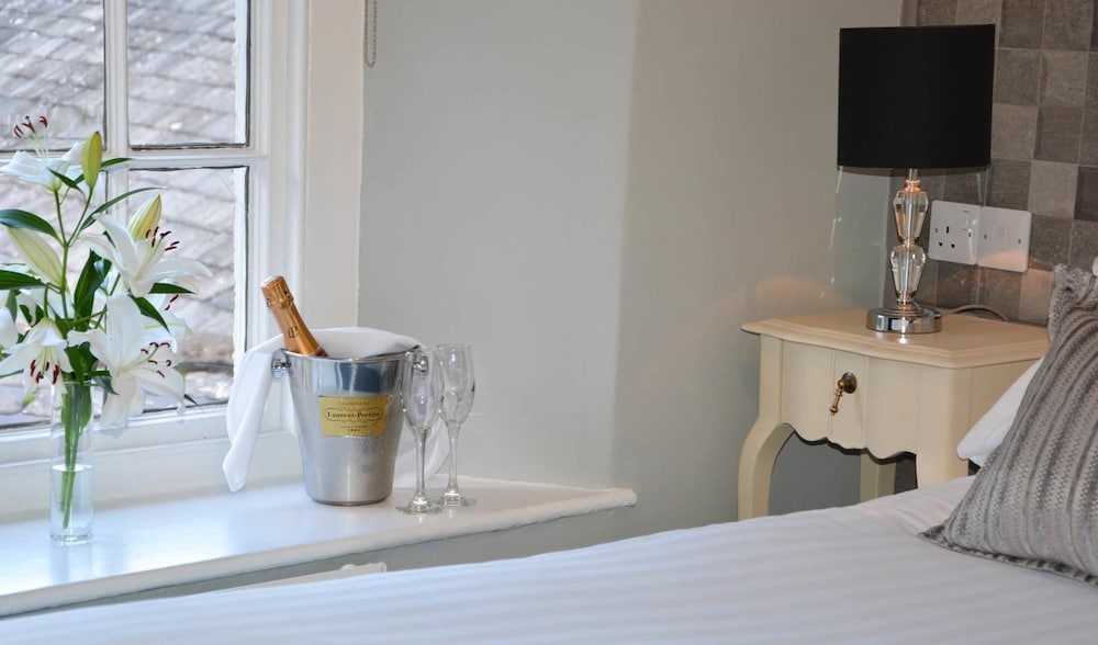 Lakes Hotel and Spa (ex The Burnside Hotel and Spa) 34/84