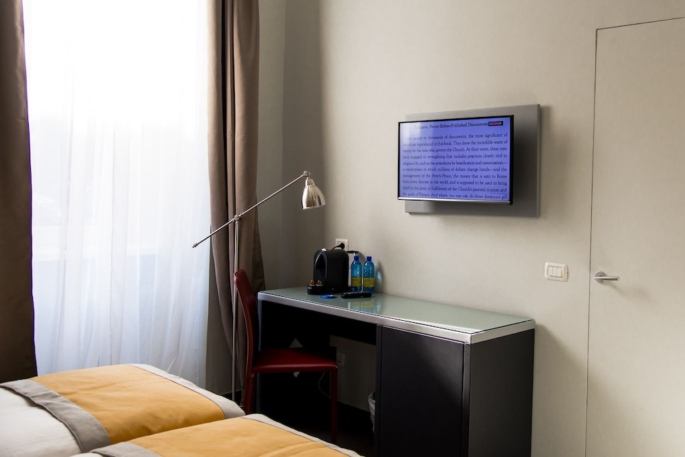 NO 9 COLOSSEO LUXURY SUITES 22/50